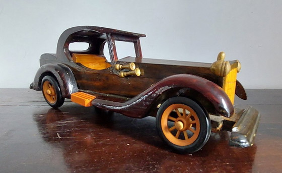 Image 1 of Voitures et camions en bois fabriqués et peints à la main