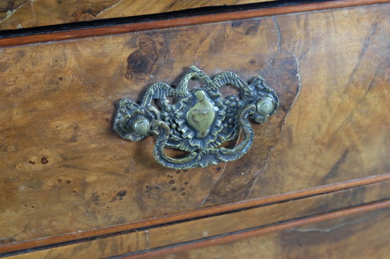 Image 1 of elegant 18th century desk with curb in burr walnut.