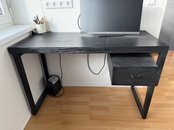 Image 1 of Black Desk “debe vivir” Black Panther