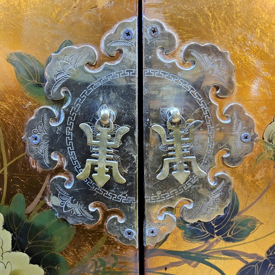 Image 1 of Vintage Chinese Kast Bladgoud Bloemen en Vogels (Barkast) Bohemian Kast / Oosterse Kast