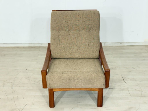 Fauteuil design danois milieu du siècle / Fauteuil en teck / Fauteuil années 1960 / Fauteuil danois en teck / (photo 2 of 9)