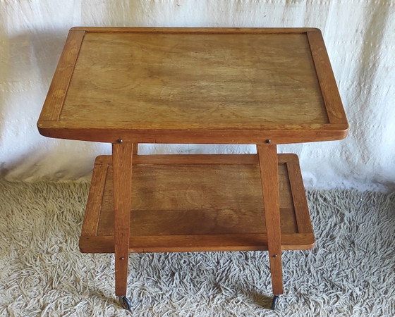 Modernistische bijzettafel van massief hout - midden 20e eeuw – Wood (photo 5 of 8)