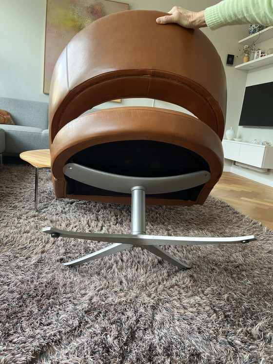 Image 1 of Montis Turner