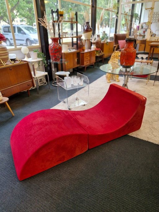 Divano pieghevole vintage in velluto rosso