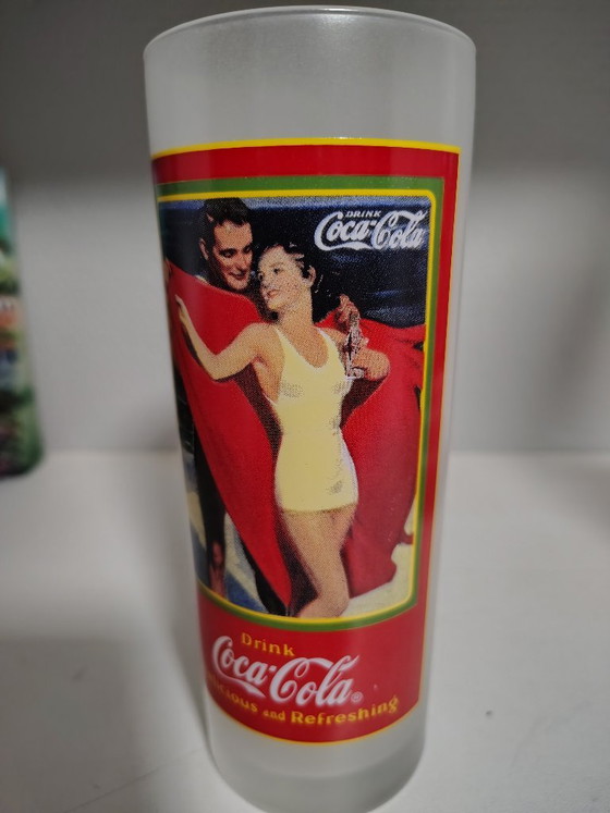 Set of 8 vintage Coca-Cola pin-up glasses – Glass & Decanter (photo 5 of 5)