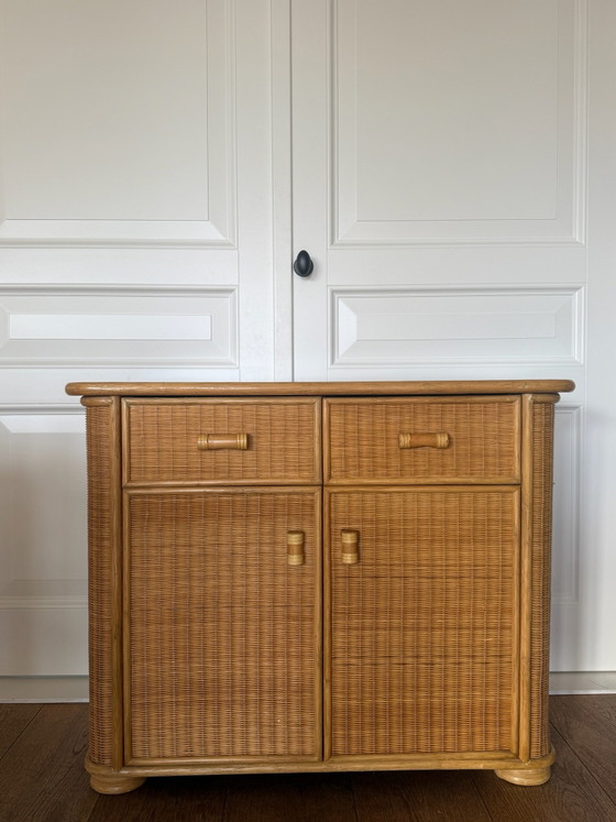 Buffet bas en rotin vintage / petite armoire années 80, Bois, Marron (photo 2 sur 15)
