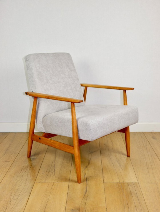 Image 1 of Sillón 'Lis', década de 1970, madera clara color beige, diseño de Henryk Lis.