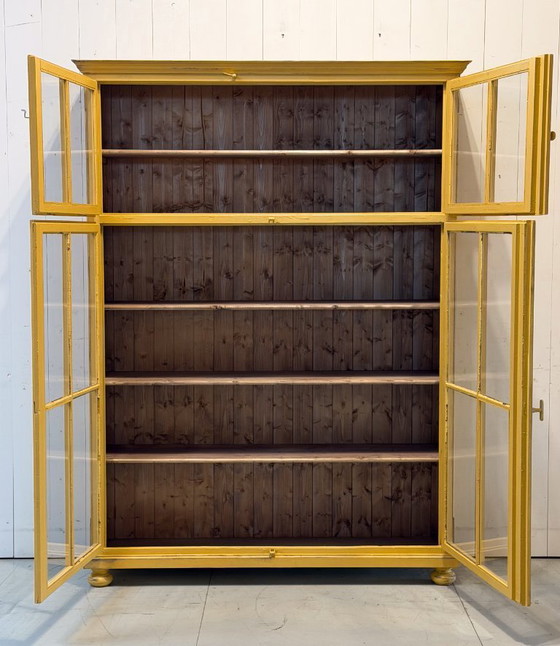 Image 1 of Vintage gele vitrinekast hout | Wandkast | Buffetkast 