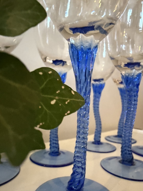 Set of 7 vintage wine glasses with wavy stem – Glass & Decanter, Crystal (photo 3 of 7)