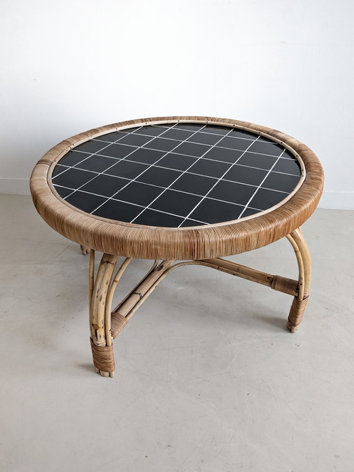 Tavolino da caffè rotondo in rattan piastrellato nero, anni '60 