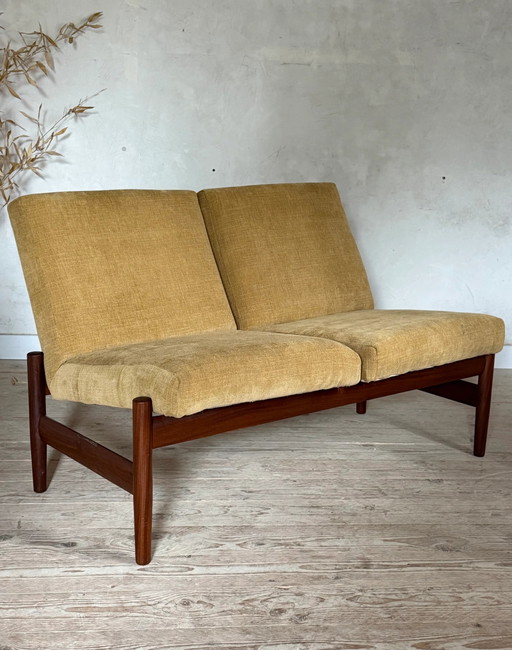 Panca scandinava vintage in velluto giallo – 2 zitsbanken, Velvet, Scandinavian (photo 2 of 9)
