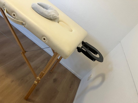 Image 1 of TABLE DE MASSAGE