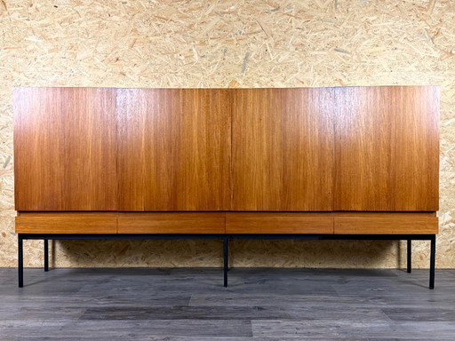 Credenza alta in teak anni '60/'70, modello B60 di Dieter Waeckerlin per Behr.