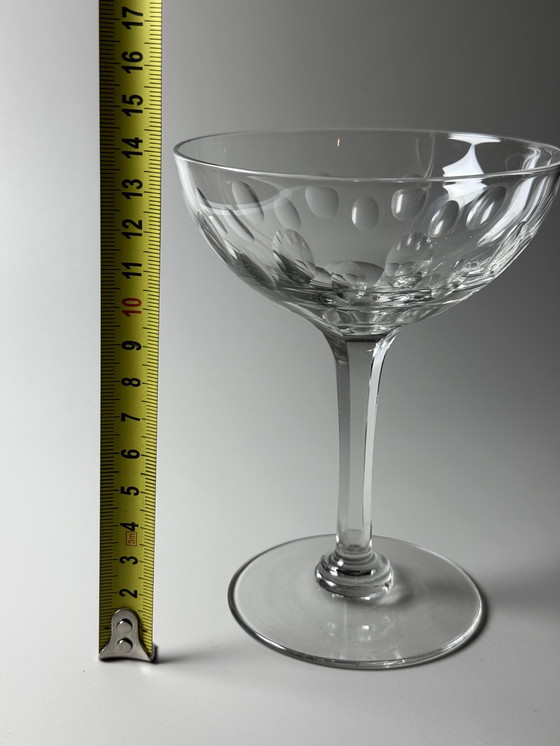 Image 1 of Set van 8 Art Deco champagnecoupéglazen (jaren 1920-1930) – halfkristal, handgegraveerd