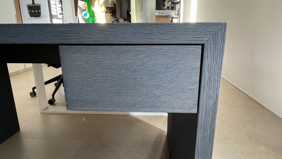 Image 1 of Bureau Zwart