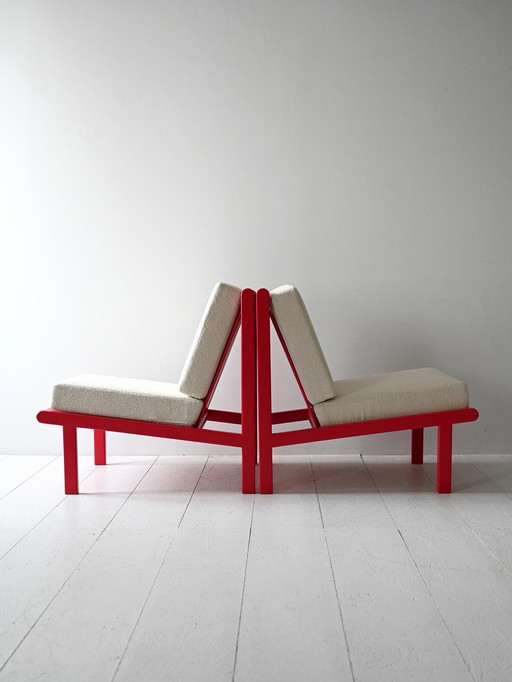 Paar Scandinavische vintage loungestoelen, kersenrood