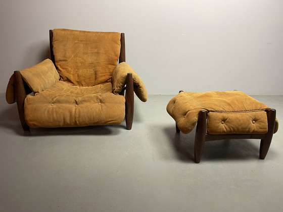 Image 1 of Sillón y reposapiés de mediados de siglo en color coñac, Sergio Rodríguez, años 70.