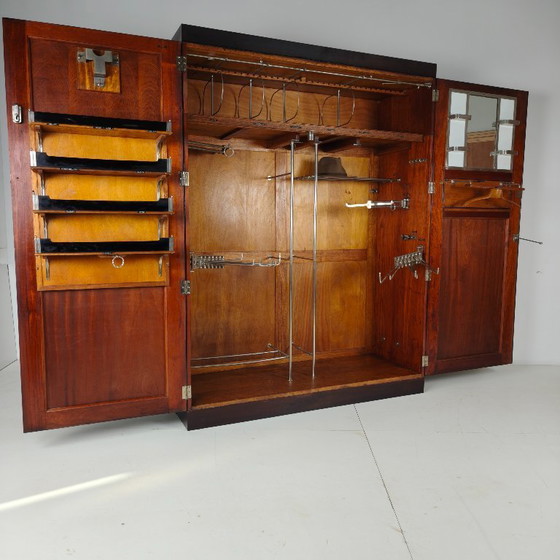 Image 1 of Herenkledingkast van Compactom Ltd uit de jaren 1920 – volledig ingericht interieur