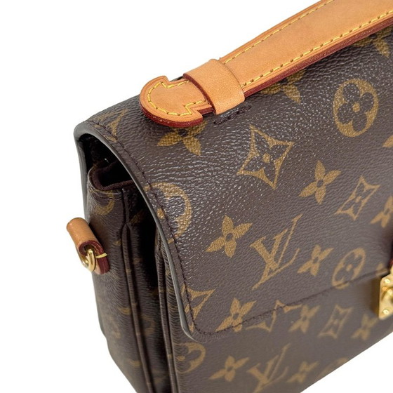 Louis Vuitton Pochette Metis – Crossbody tassen, Calfskin (photo 5 of 13)
