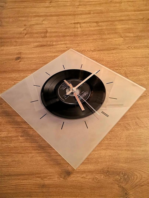 Vintage Clock / 45 T Vinyl / Original home decoration