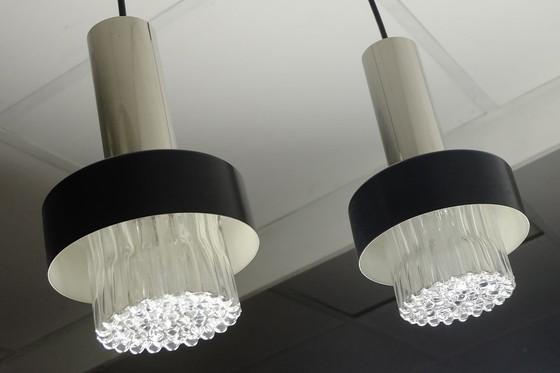 Image 1 of Mid-century modern hanglamp met 3 lichtpunten, glas, chroom en zwart metaal, jaren 60.