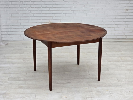 Image 1 of Table ronde de salle à manger pliante danoise des années 1960, en bois de teck, état d'origine