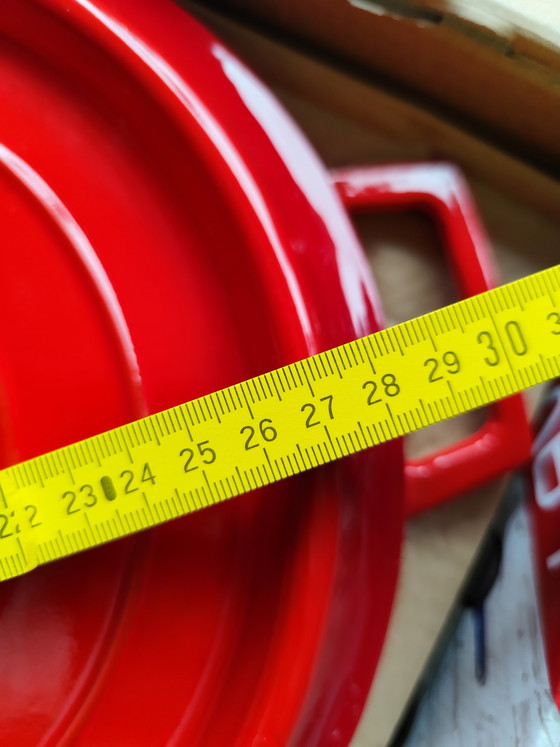 Image 1 of LAVA gietijzeren braadpan/cocotte – XL 28 cm, 6,7 liter, rood (nieuw en in originele verpakking)