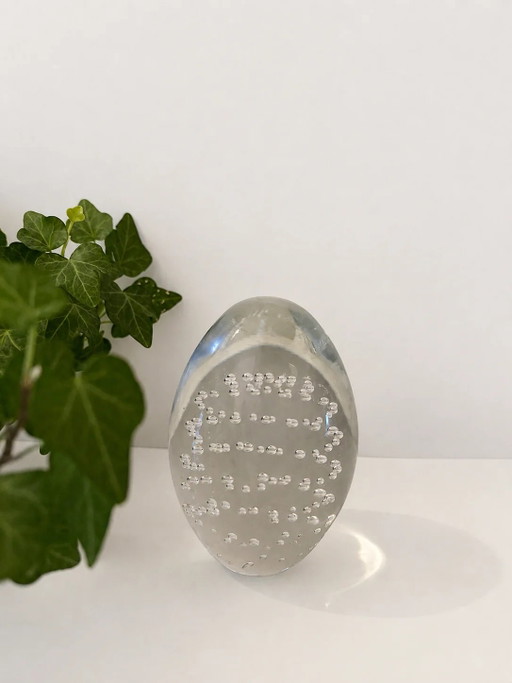 Pisapapeles de cristal con burbujas