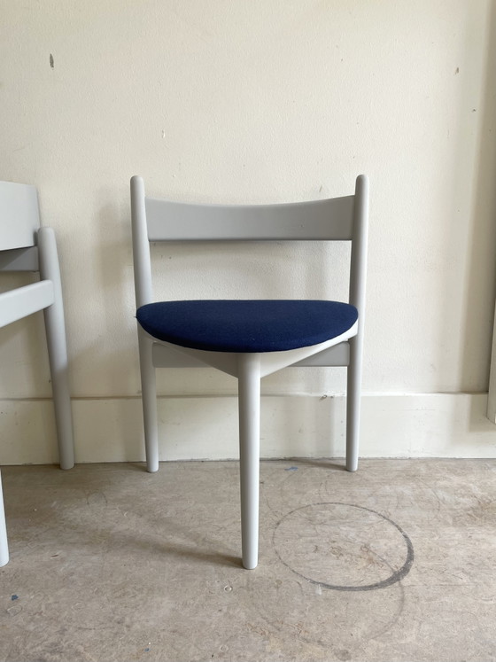 Image 1 of Kaptafel vintage du Danemark. Vous pouvez aussi comme entrée meubel gebruikt worden 