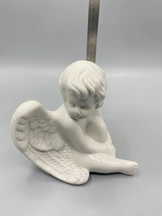 Enameled White Porcelain Cherub Angel – Decorative Objects, Barok (photo 4 of 4)