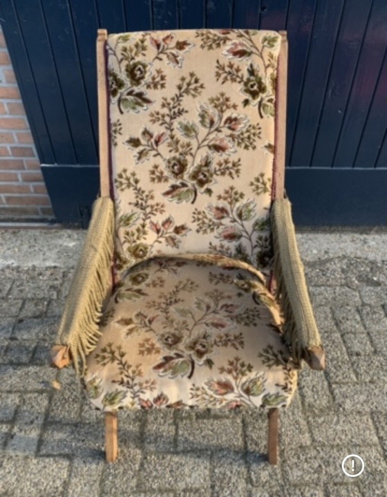 Image 1 of Vintage klapstoel met bloemenprint en franjes 