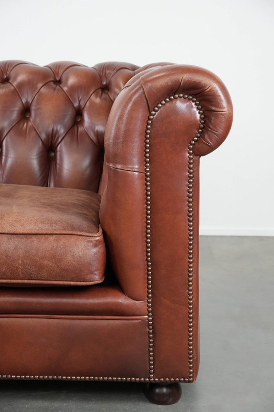 Image 1 of Sofá Chesterfield clásico de piel de vaca marrón de estilo inglés
