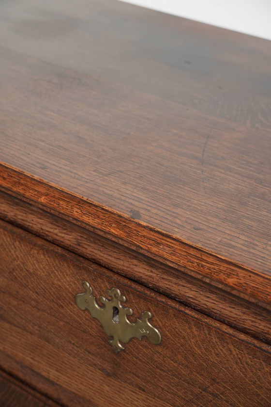 Image 1 of Beautiful, large, and functional 18th-century antique English oak sideboard/English low dresser with its original fittings.