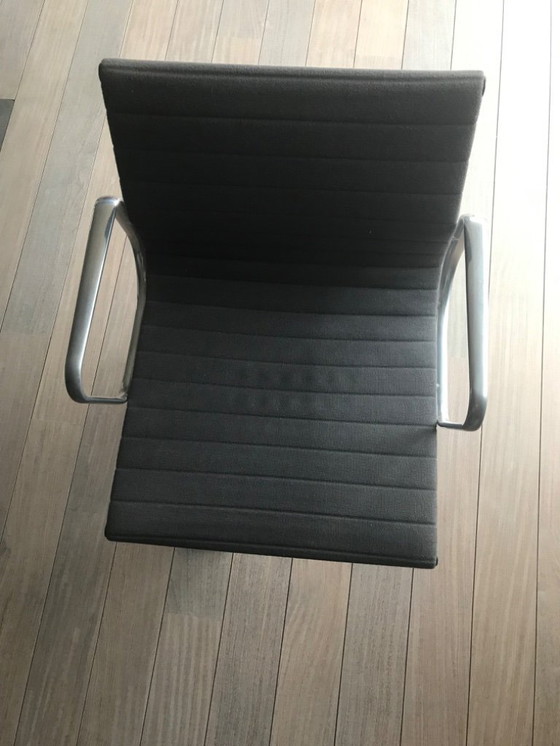 Image 1 of Silla de aluminio Vitra E.A. 108 Eames