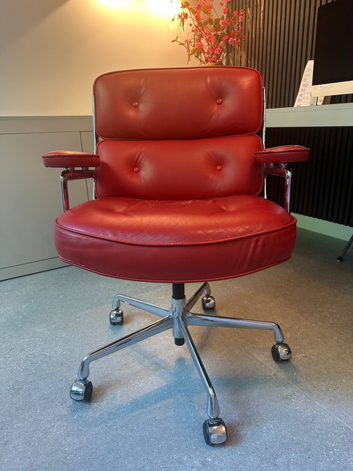 1x Eames Vitra Lobby Chair ES 104 Leather / Red