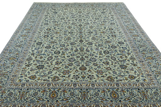 Liège signé Kashan - 397 x 306 cm - Vert pistache