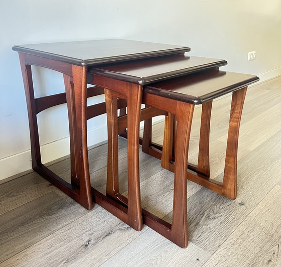 Image 1 of Set di 3 tavolini impilabili vintage