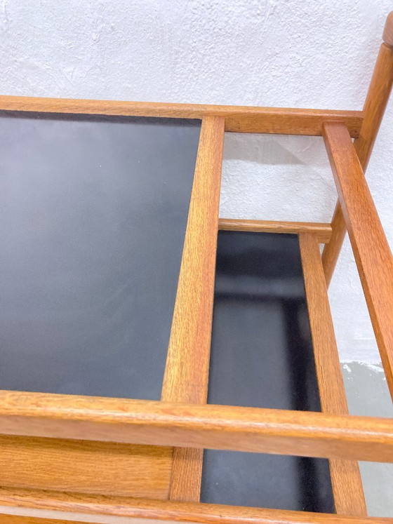 Image 1 of Dyrlund serveerwagen van eikenhout en resopal, Deens design uit de jaren 60/70.