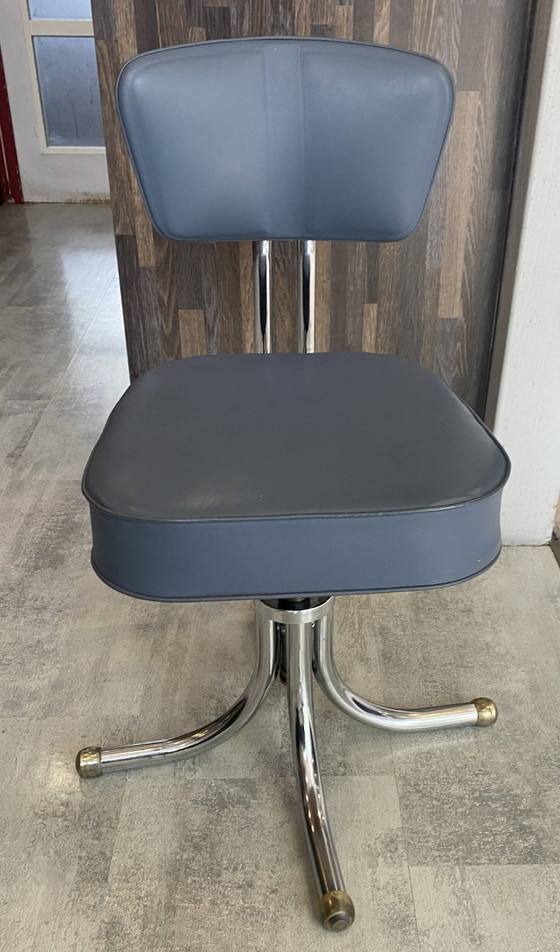 Image 1 of Sedia da ufficio girevole vintage anni '50 in stile Roneo, rivestita in similpelle grigia cromata.
