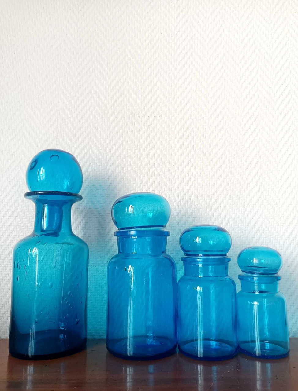 4x Vintage blauwe glazen apothekersflessen