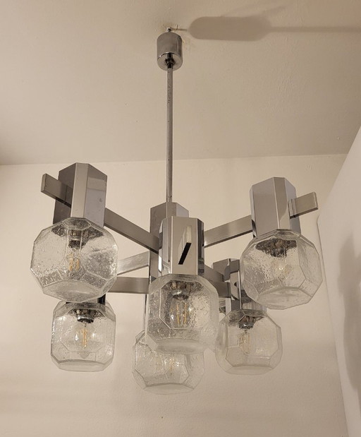 Lámpara de araña de Gaetano Sciolari, 9 luces, cromo, aluminio, vidrio esmerilado, estilo era espacial, brutalismo.