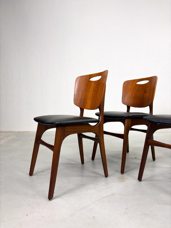 Image 1 of Set of Mid-century Dining Chairs in Danish Design