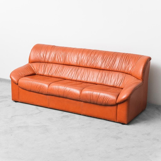 DIVANO VINTAGE A 3 POSTI IN PELLE DESIGN ANNI ’70 MODERNARIATO