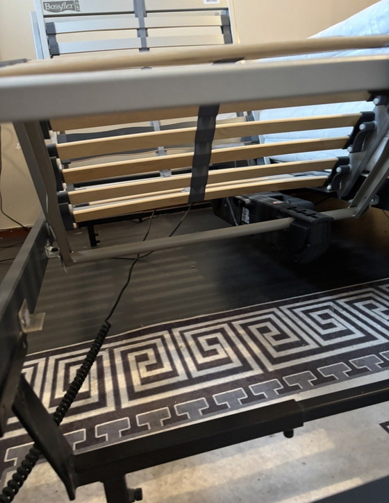 Image 1 of 2 reti a doghe BOSSFLEX 440 regolabili elettricamente Telaio in metallo libero