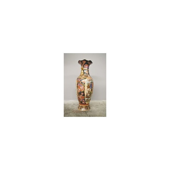 Image 1 of Vintage hand decorated vase in ceramic from Royal Satsuma, China 1960