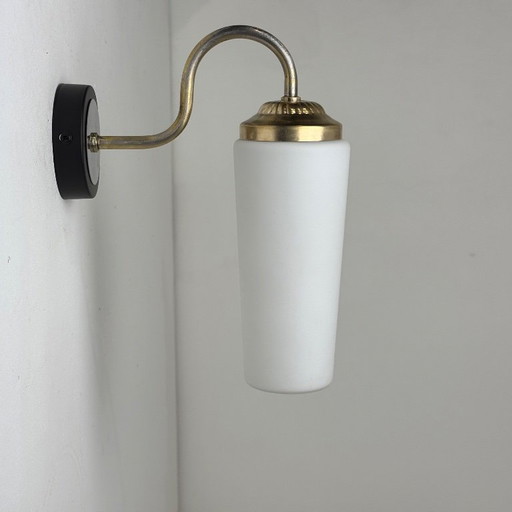 SET VAN 3 VINTAGE OPALINE WANDLAMPEN