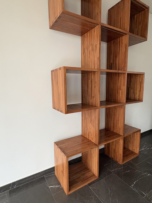 Estantería/separador de ambientes de diseño de madera maciza – independiente