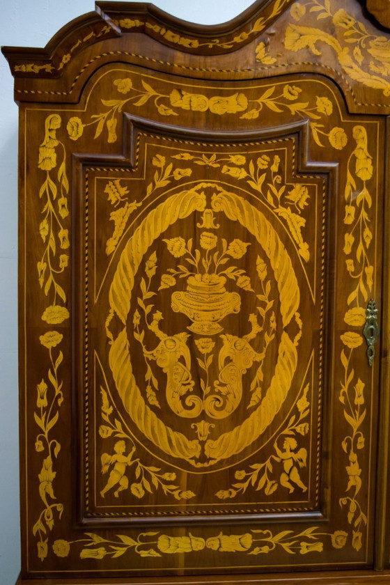 Image 1 of Trumeau holandés del siglo XX de nogal con incrustaciones de arce, Países Bajos, 1950