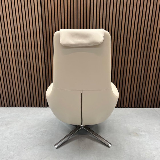 Image 1 of Sillón Vitra Repos de piel premium color arena con otomana