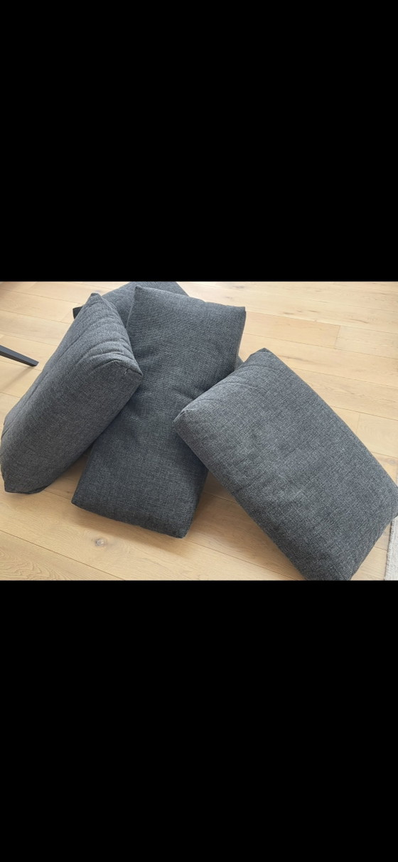 Image 1 of Canapé d'angle combinant cuir et tissu, par Indera